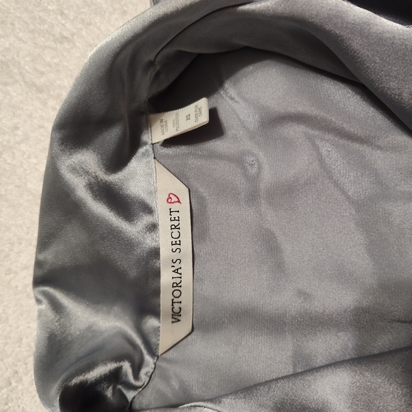 🩶 Vintage 1997 Victoria's Secret Ladie's Satin Button Front Long Sleeve Gown XS - Picture 14 of 16